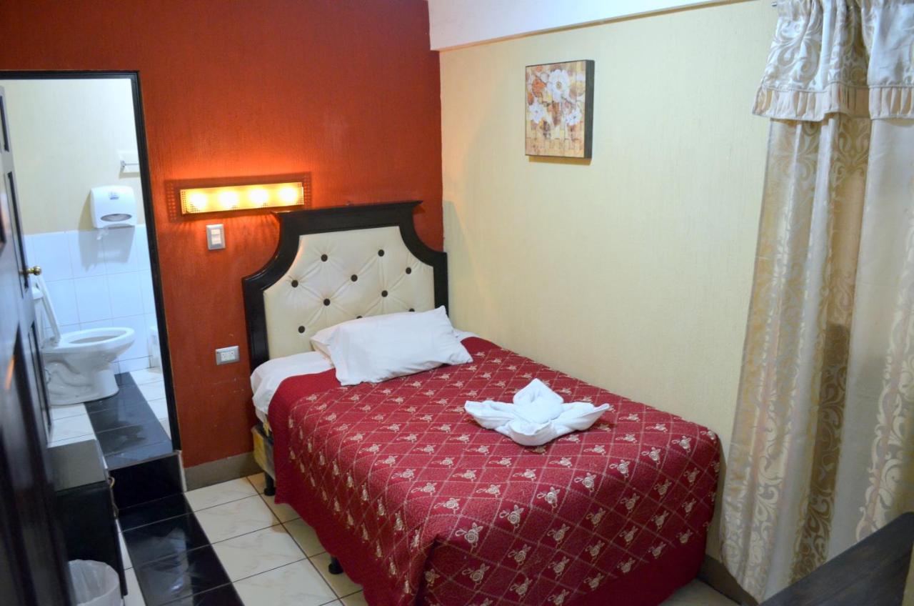 Hotel Y Restaurante Castillo De Los Altos Quetzaltenango Exterior photo